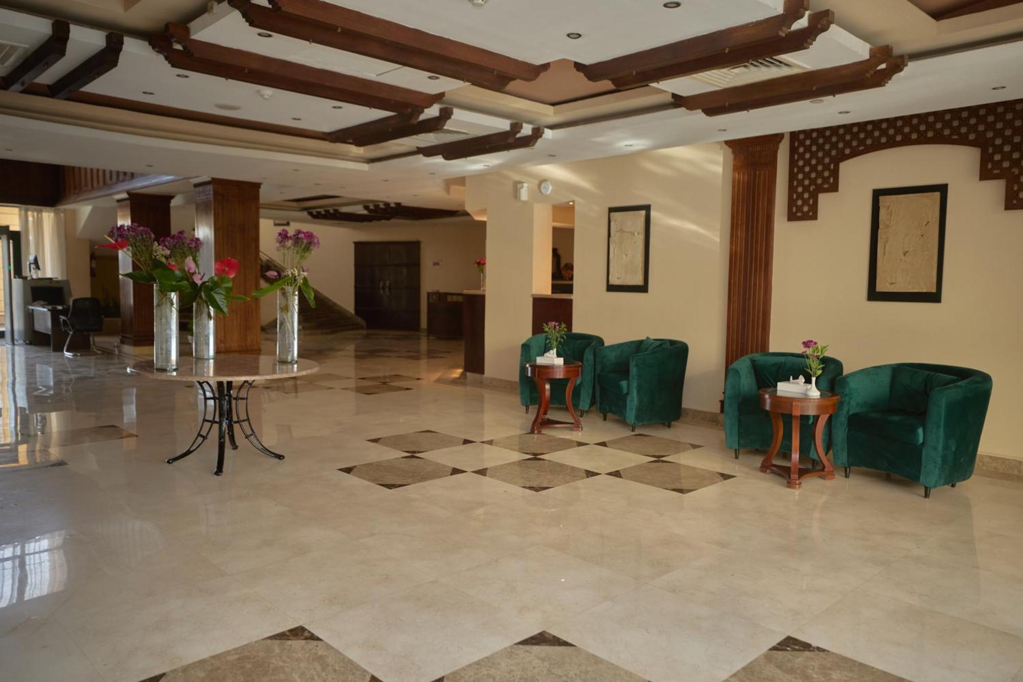 Swiss Inn Plaza Hotel 6th of October City Exterior foto