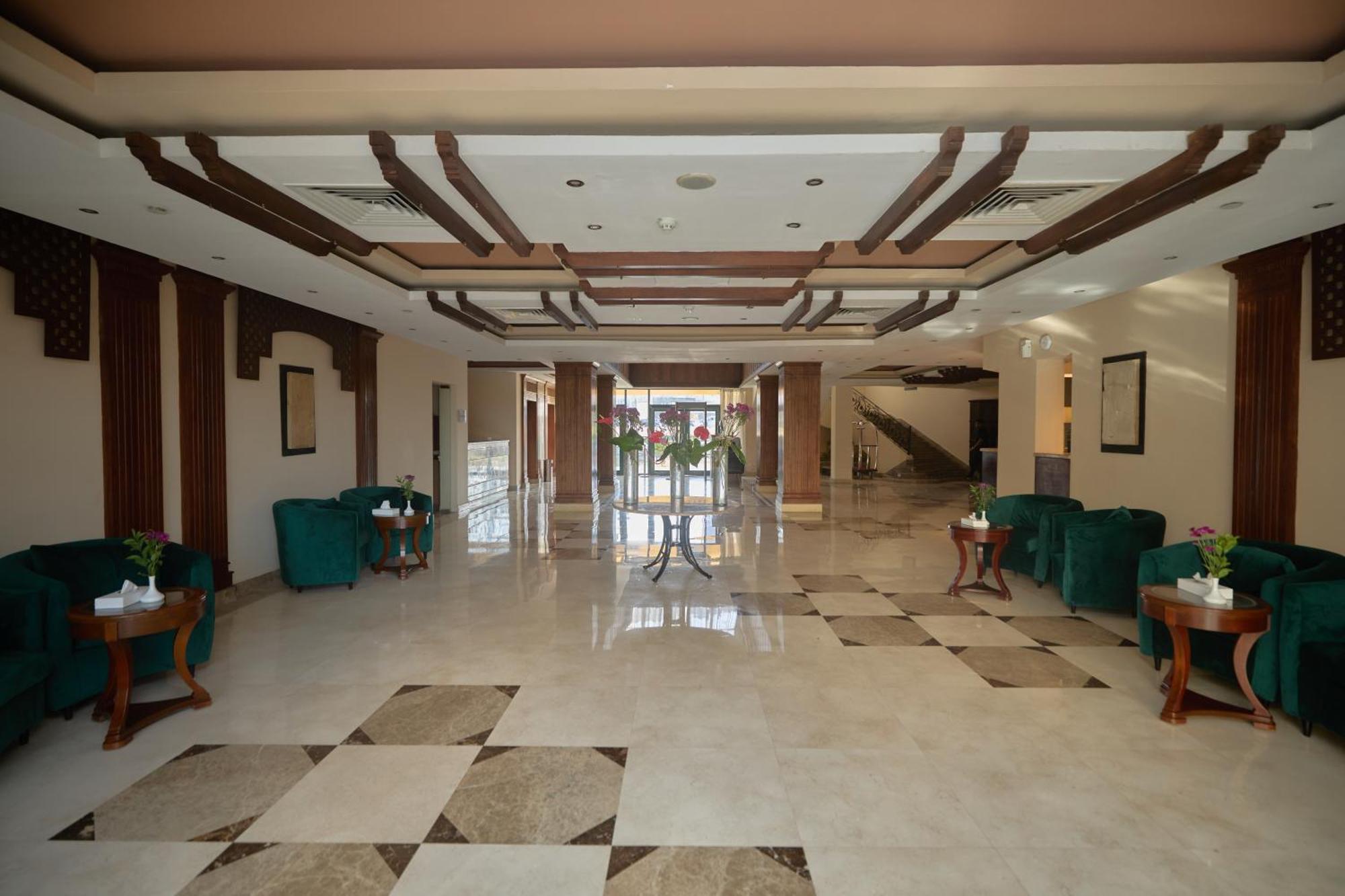Swiss Inn Plaza Hotel 6th of October City Exterior foto